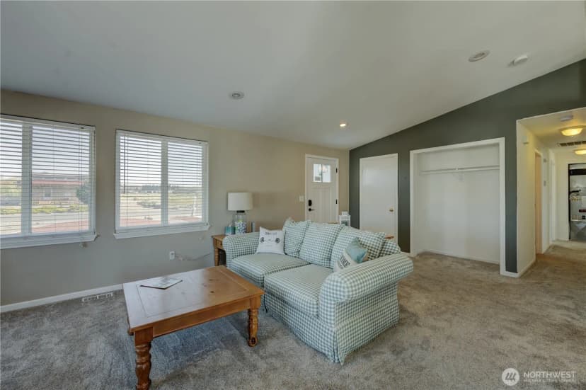 Property photo for 304 Airport Way Sw, Mattawa photo 5