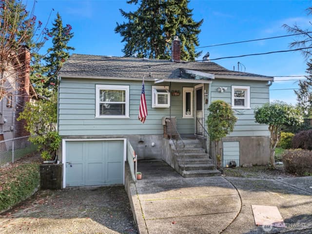 Property photo for 410 S Charleston Avenue, Bremerton photo 2