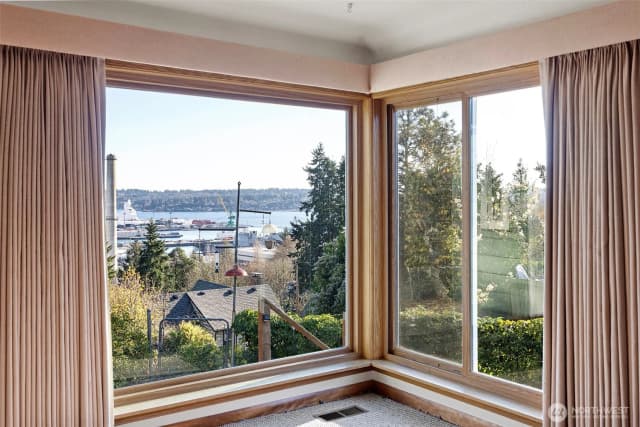 Property photo for 410 S Charleston Avenue, Bremerton photo 5