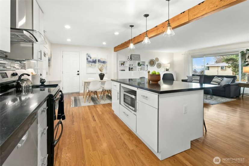 Property photo for 842 Lynnwood Avenue Ne, Renton photo 16