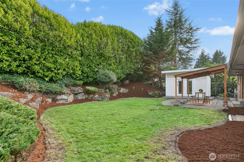 Property photo for 842 Lynnwood Avenue Ne, Renton photo 27