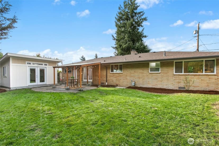 Property photo for 842 Lynnwood Avenue Ne, Renton photo 24