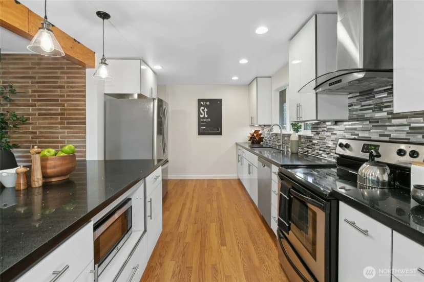Property photo for 842 Lynnwood Avenue Ne, Renton photo 14