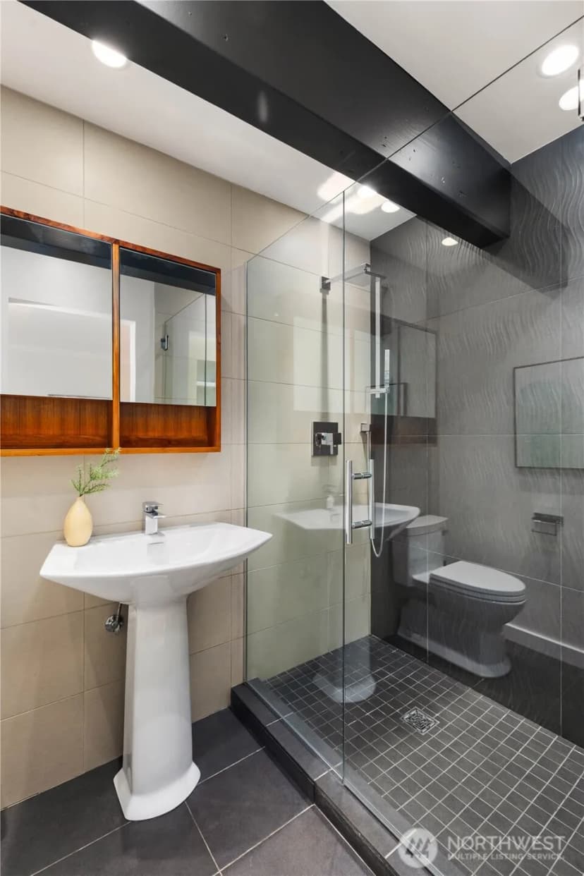Property photo for 1644 32nd Avenue W, Seattle photo 23