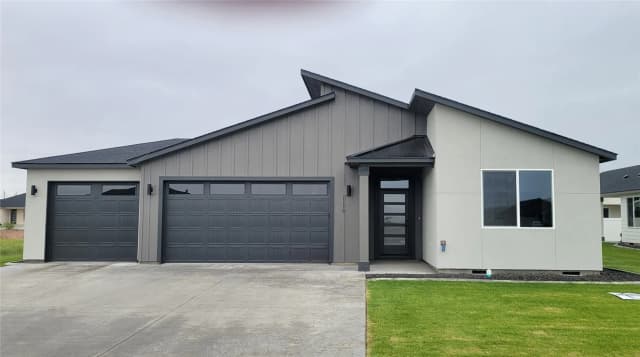 Property photo for 1170 8th Avenue Ne, Ephrata