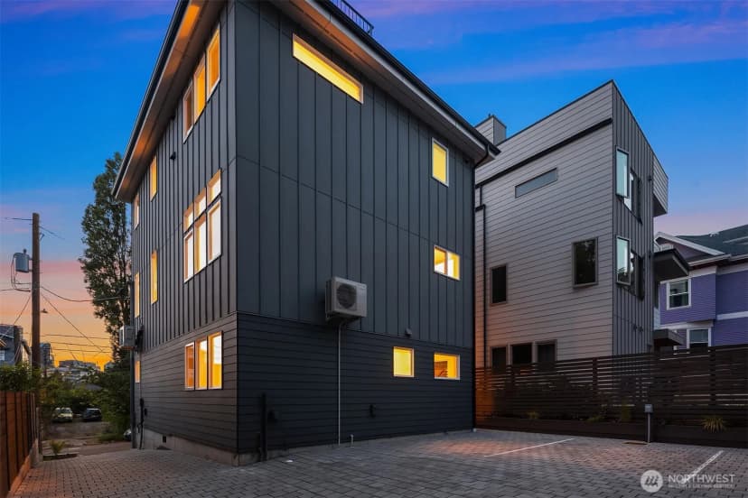 Property photo for 332 17th Avenue, Seattle photo 25