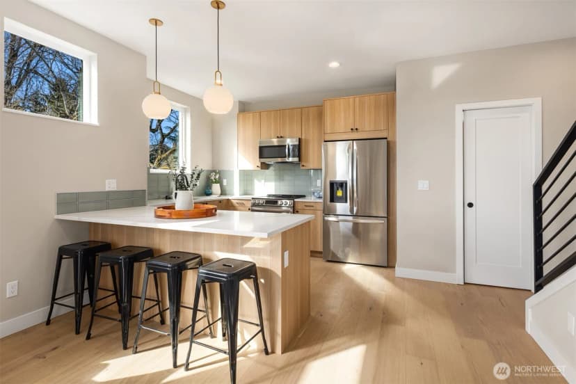 Property photo for 332 17th Avenue, Seattle photo 10