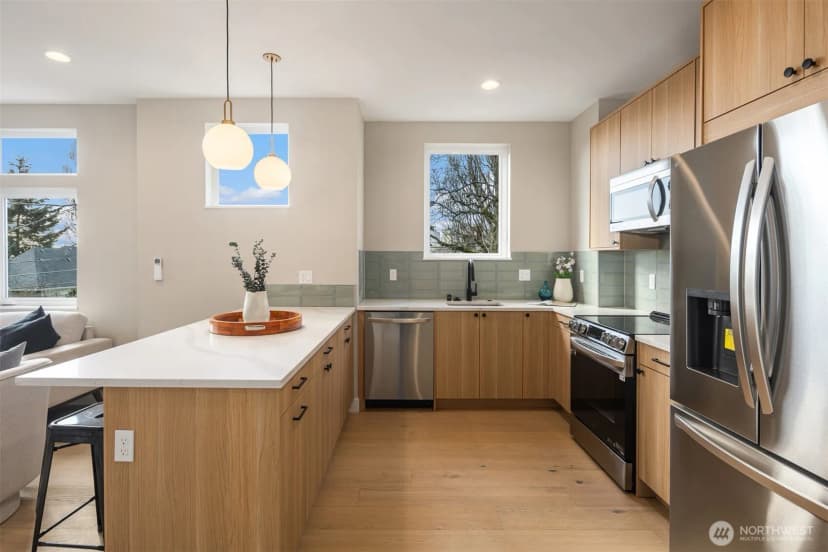 Property photo for 332 17th Avenue, Seattle photo 7