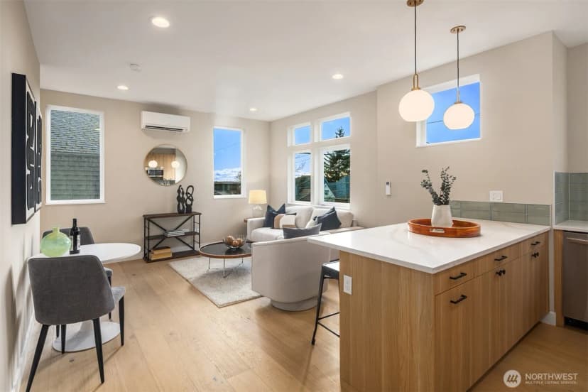 Property photo for 332 17th Avenue, Seattle photo 6
