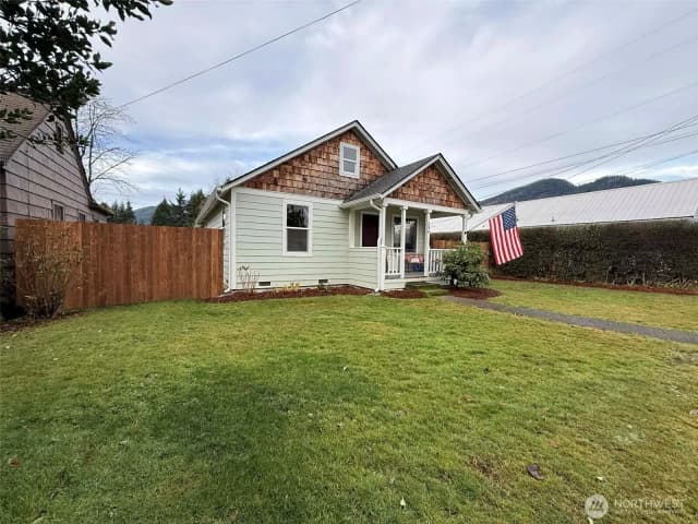 Property photo for 254 5th Street, Morton