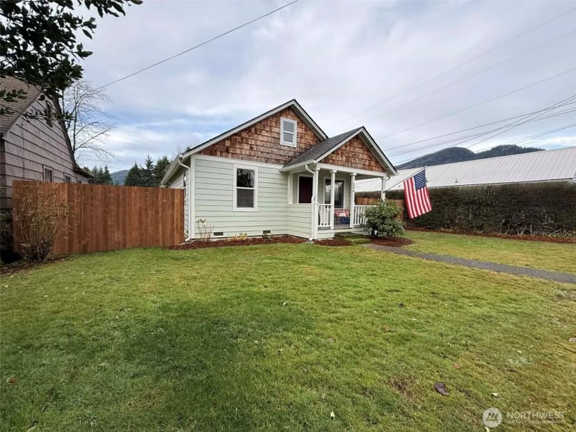 Property photo for 254 5th Street, Morton