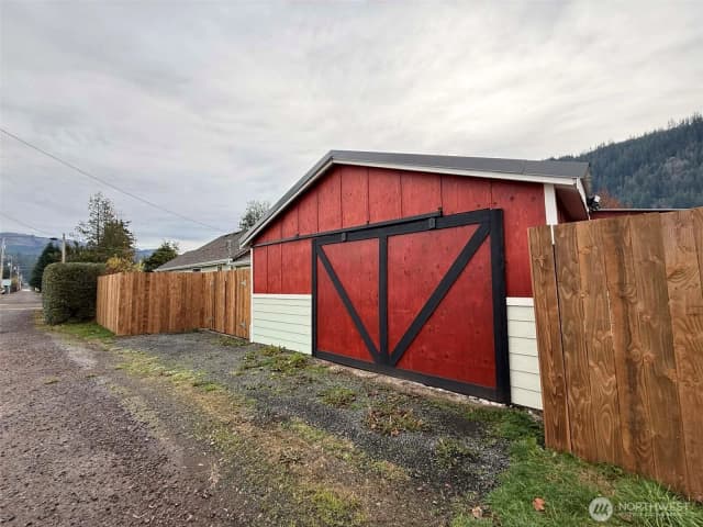 Property photo for 254 5th Street, Morton photo 5