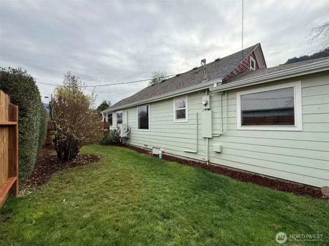 Property photo for 254 5th Street, Morton photo 3
