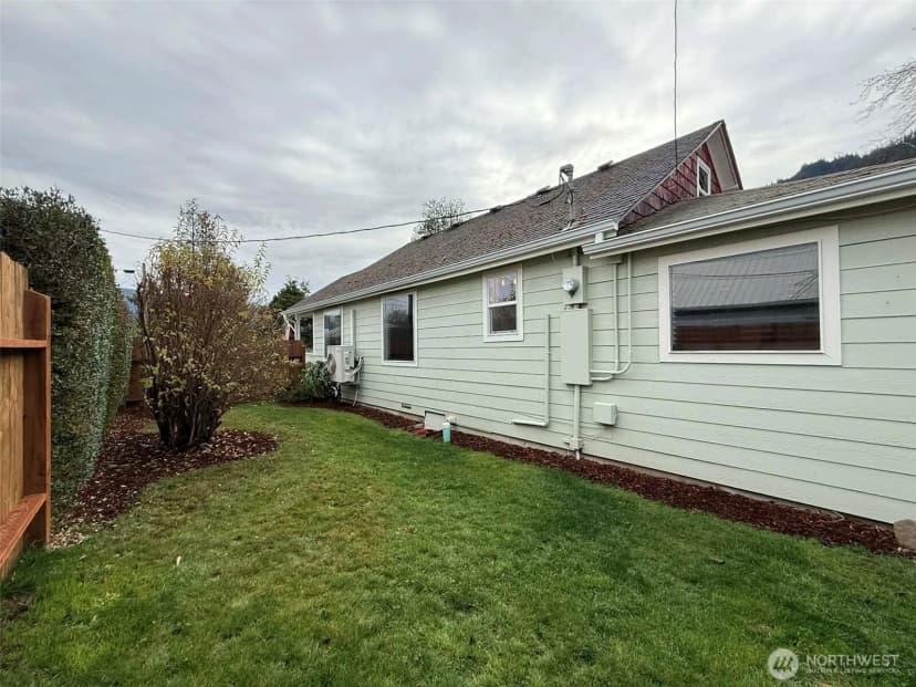 Property photo for 254 5th Street, Morton photo 3
