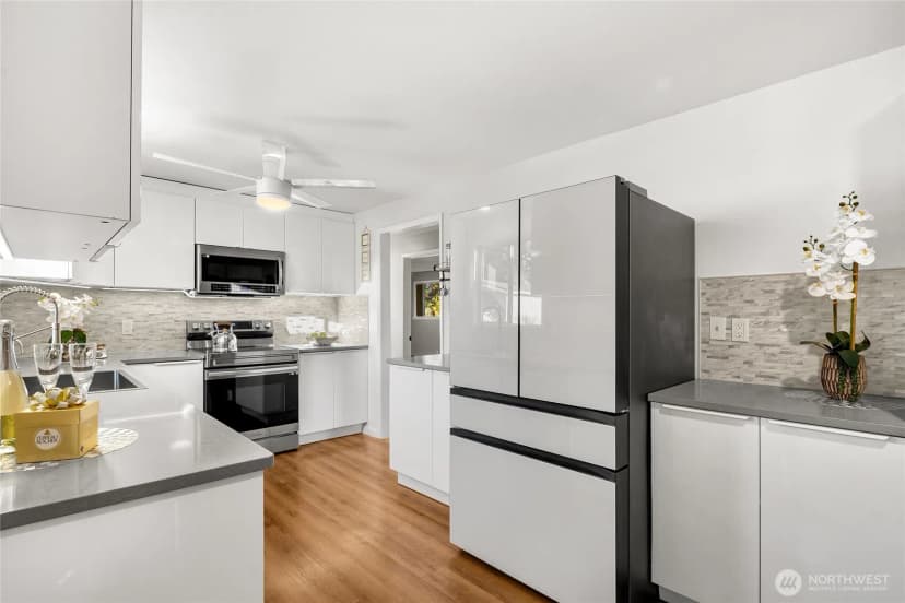 Property photo for 4515 Ne 17th Place, Renton photo 6