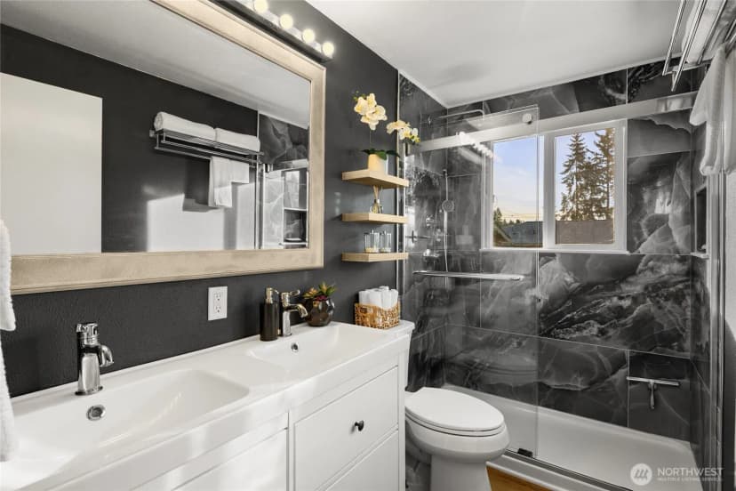 Property photo for 4515 Ne 17th Place, Renton photo 23