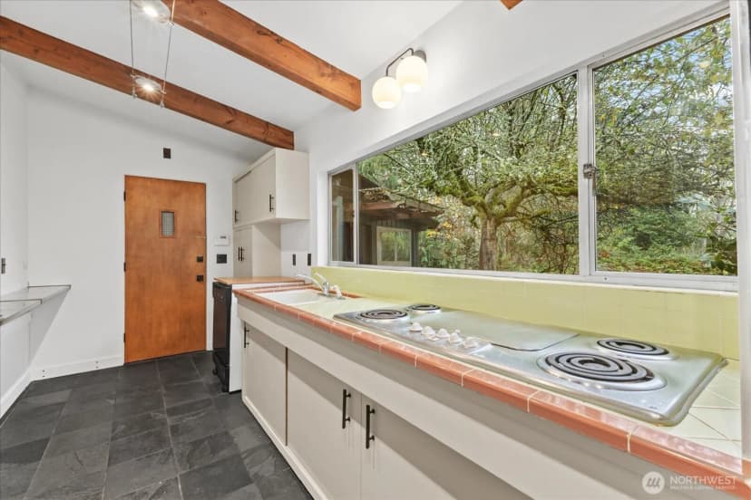 Property photo for 1001 Nw 175th Street, Shoreline photo 15