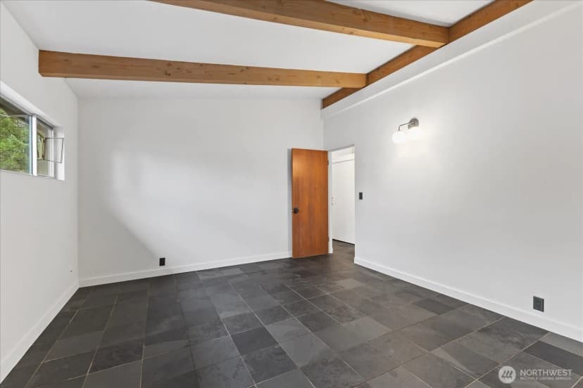 Property photo for 1001 Nw 175th Street, Shoreline photo 8