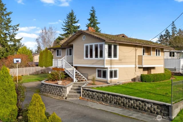 Property photo for 4517 76th Street Sw, Mukilteo photo 2