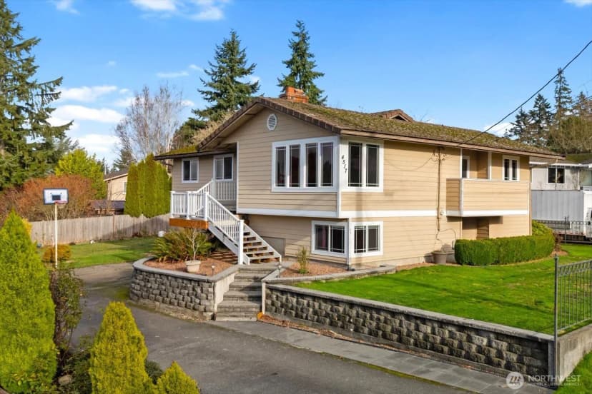 Property photo for 4517 76th Street Sw, Mukilteo photo 2