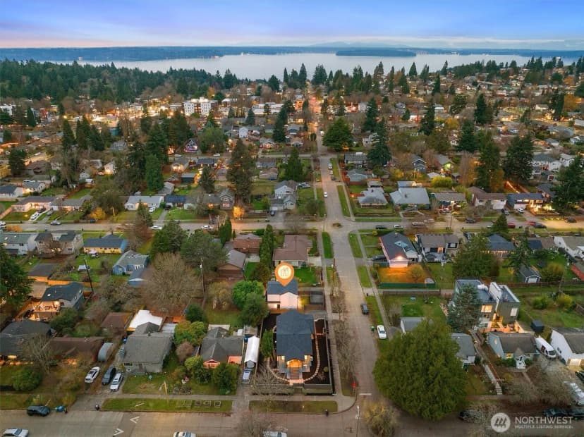 Property photo for 9003 30th Avenue Sw #b, Seattle photo 31