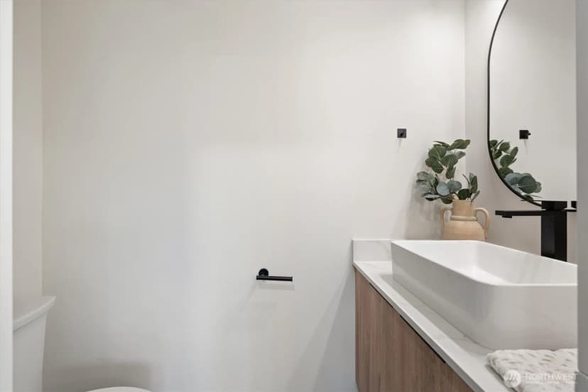 Property photo for 9003 30th Avenue Sw #b, Seattle photo 11