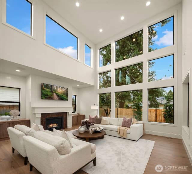 Property photo for 16238 Se 10th Street, Bellevue photo 2
