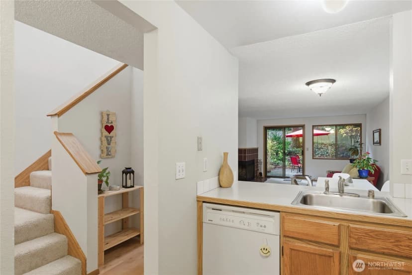 Property photo for 9606 Ne 121st Lane, Kirkland photo 12