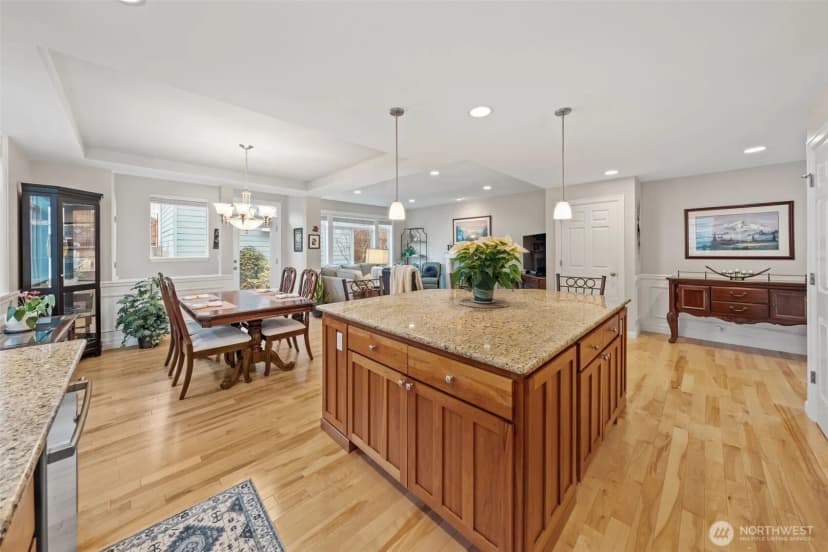 Property photo for 2456 30th Avenue Ne, Issaquah photo 6