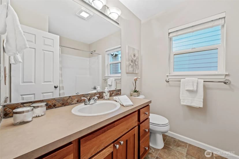 Property photo for 2456 30th Avenue Ne, Issaquah photo 21