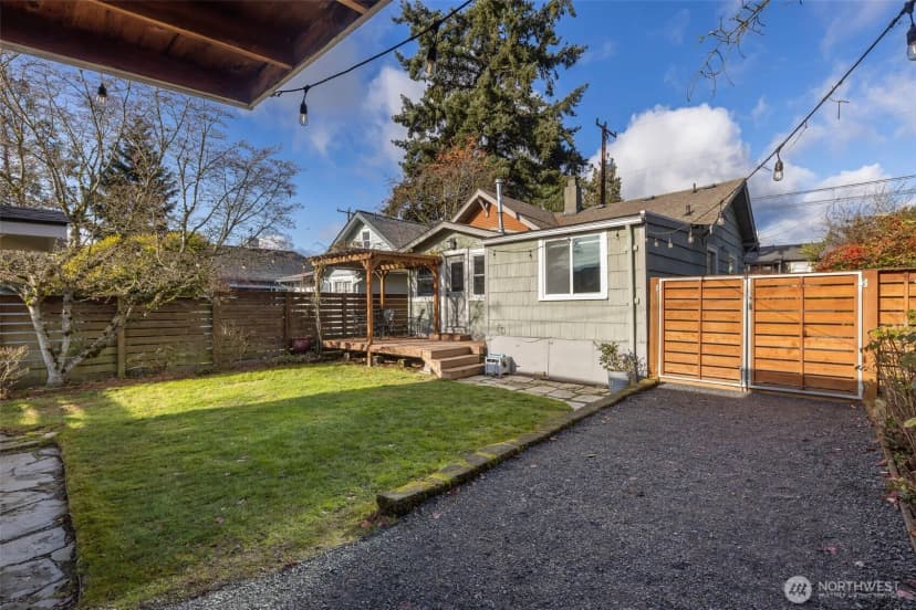 Property photo for 335 N 104th Street, Seattle photo 23