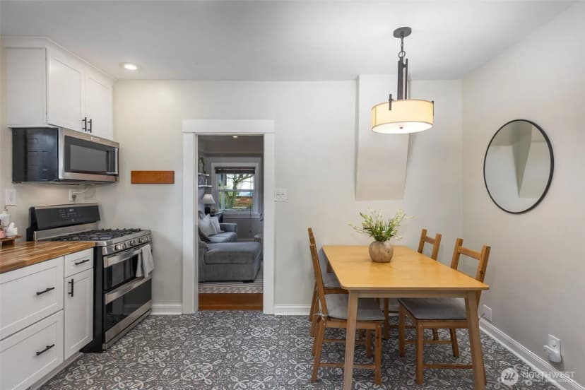 Property photo for 335 N 104th Street, Seattle photo 11