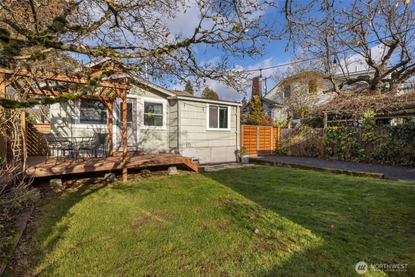 Property photo for 335 N 104th Street, Seattle photo 22