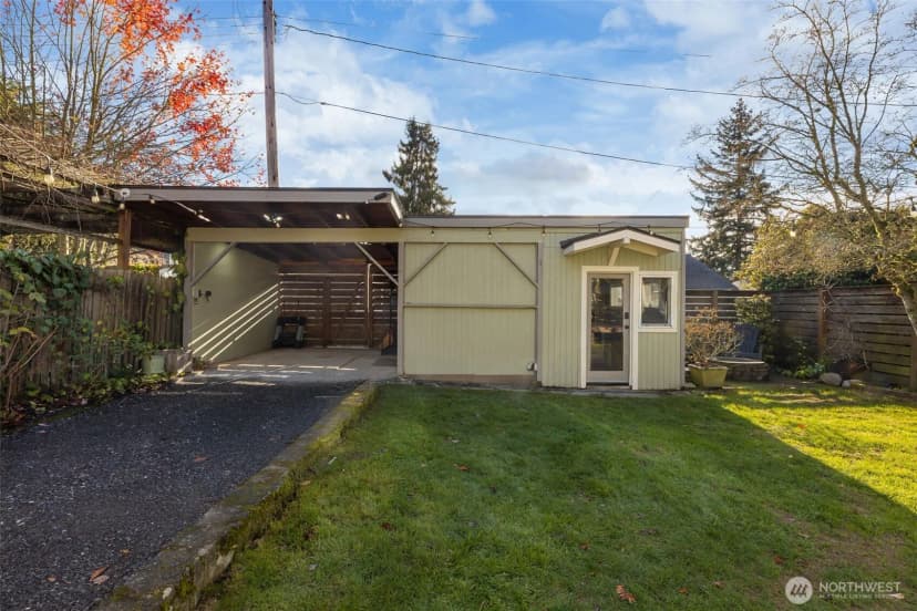 Property photo for 335 N 104th Street, Seattle photo 21