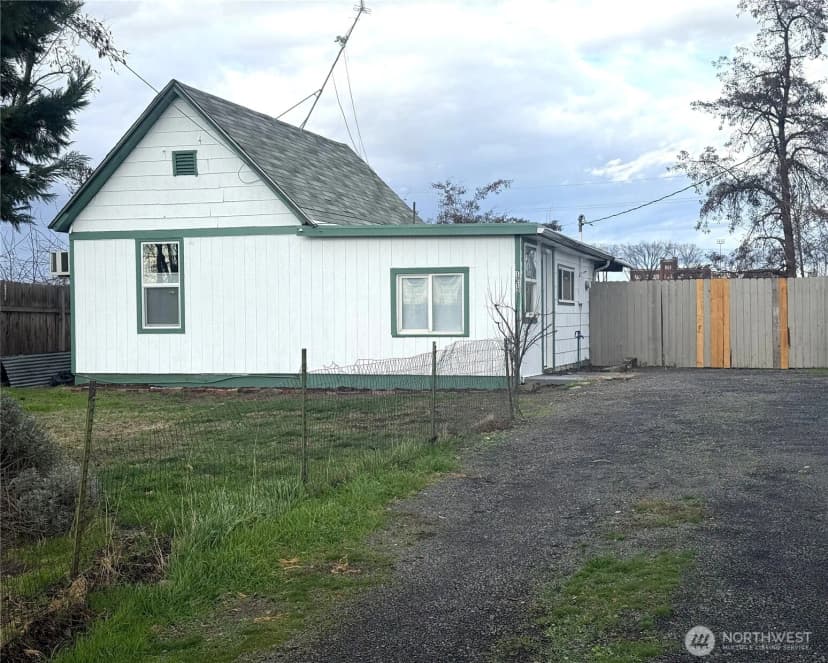 Property photo for 1212 W Moore Street, Walla Walla photo 2