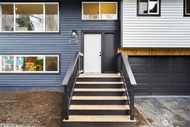 Property photo for 11314 25th Avenue Sw, Seattle photo 3