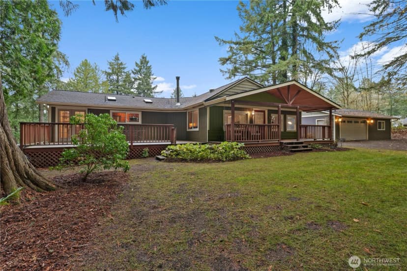 Property photo for 1612 C Street Nw, Lakebay