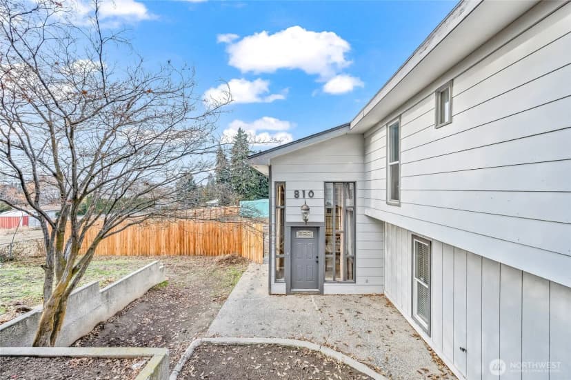Property photo for 809 N Kenroy Terrace, East Wenatchee photo 30