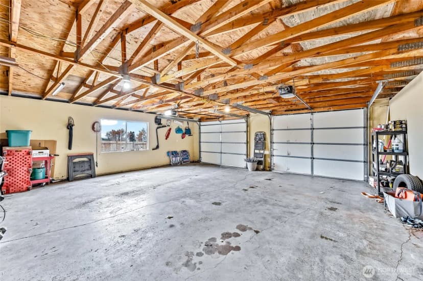Property photo for 809 N Kenroy Terrace, East Wenatchee photo 32