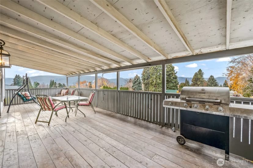 Property photo for 809 N Kenroy Terrace, East Wenatchee photo 28