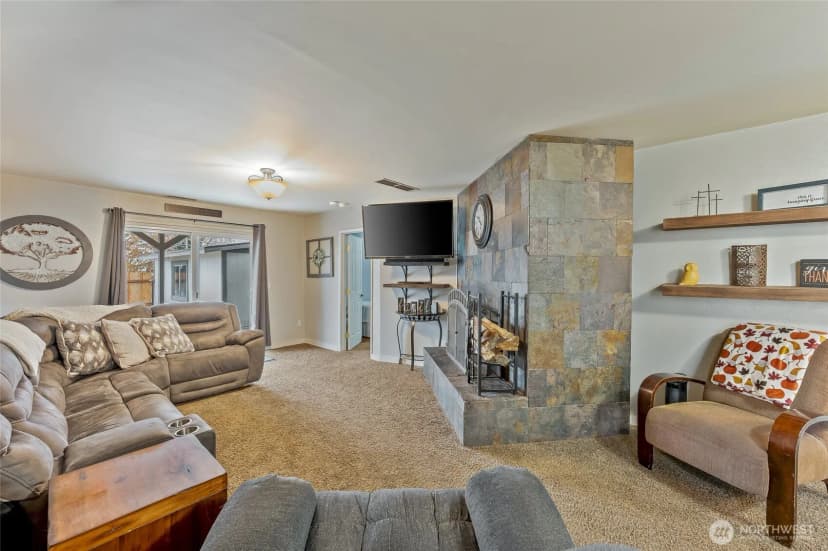 Property photo for 809 N Kenroy Terrace, East Wenatchee photo 19