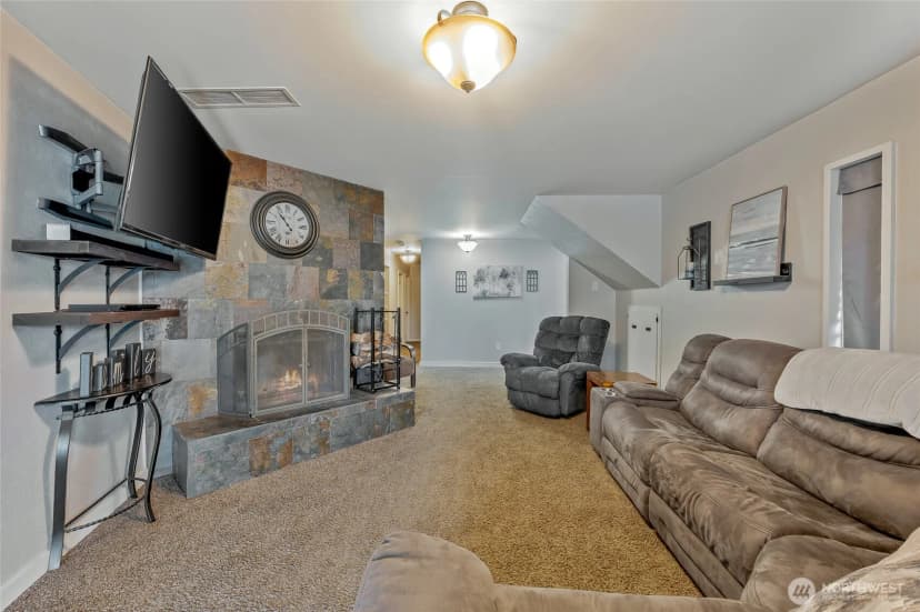 Property photo for 809 N Kenroy Terrace, East Wenatchee photo 20