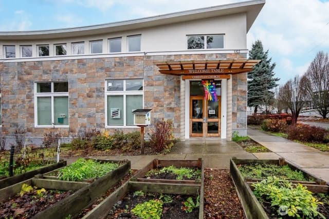 Property photo for 1322 S Bayview, Seattle photo 4