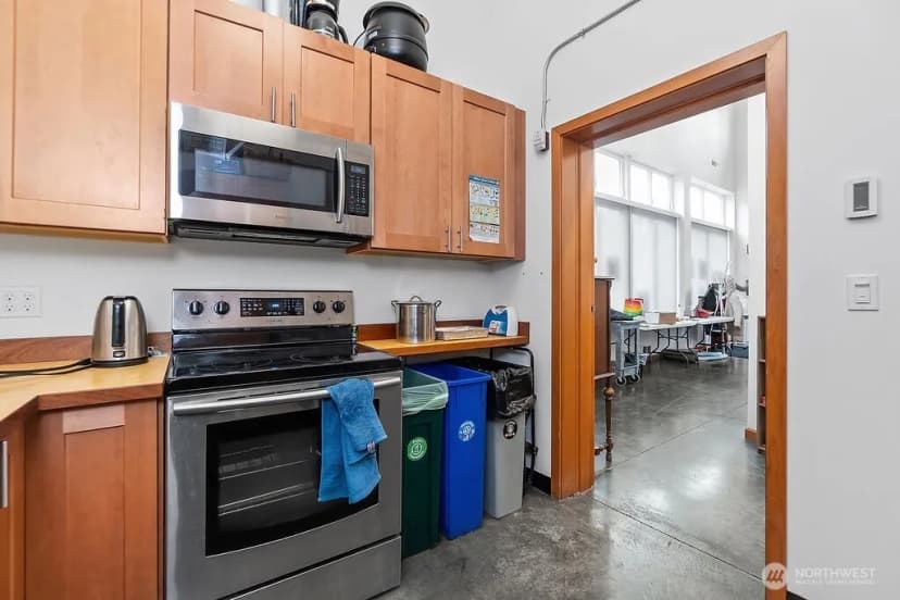 Property photo for 1322 S Bayview, Seattle photo 18