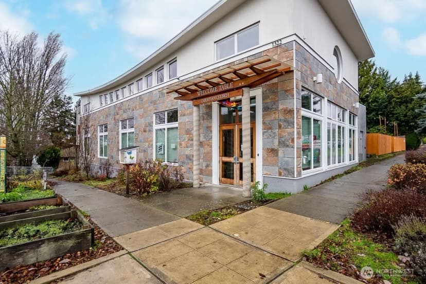 Property photo for 1322 S Bayview, Seattle