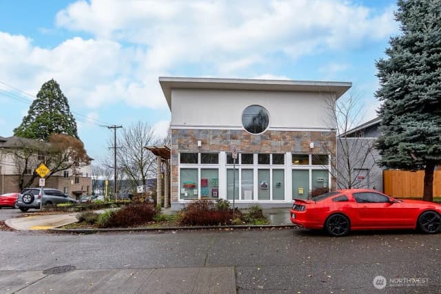 Property photo for 1322 S Bayview, Seattle photo 3