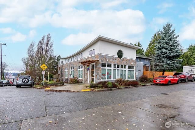 Property photo for 1322 S Bayview, Seattle photo 2