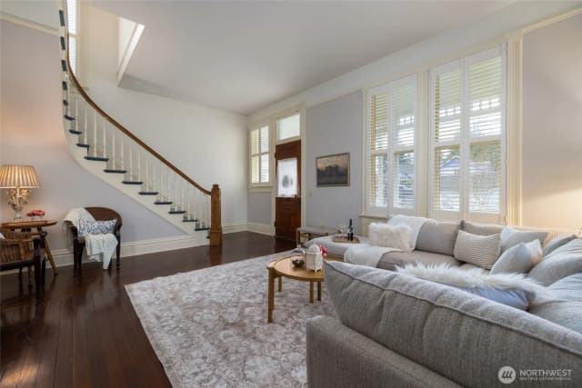 Property photo for 303 Benton Street, La Conner photo 4