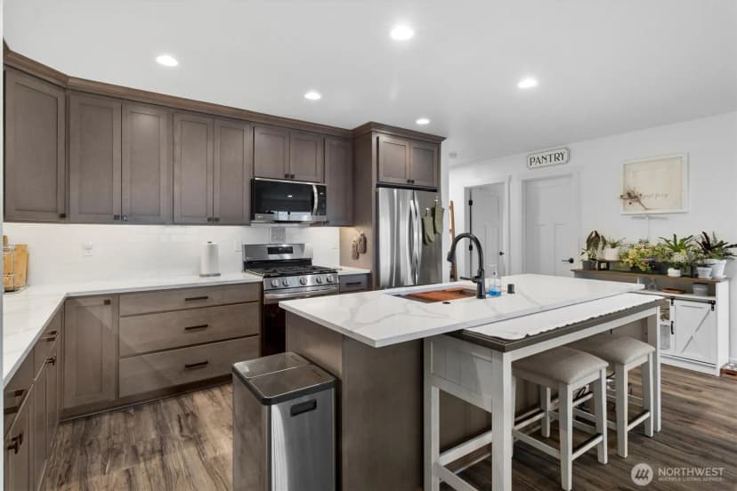 Property photo for 12760 Country Club Place, Burlington photo 9