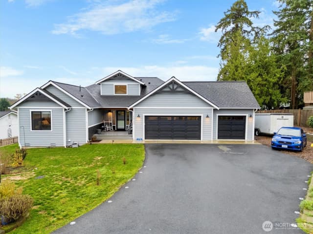 Property photo for 12760 Country Club Place, Burlington photo 2